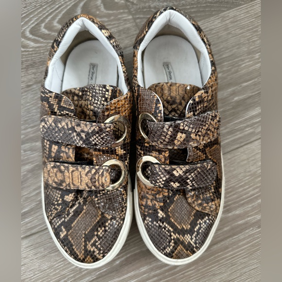 And Other Stories Patent Snake Animal Print Gold Details Platform Velcro Sneaker - Picture 3 of 5